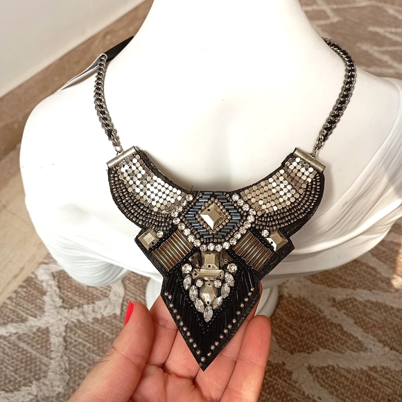 Kraftstreet Jewelry - 🎆 Black and Silver Statement Necklace